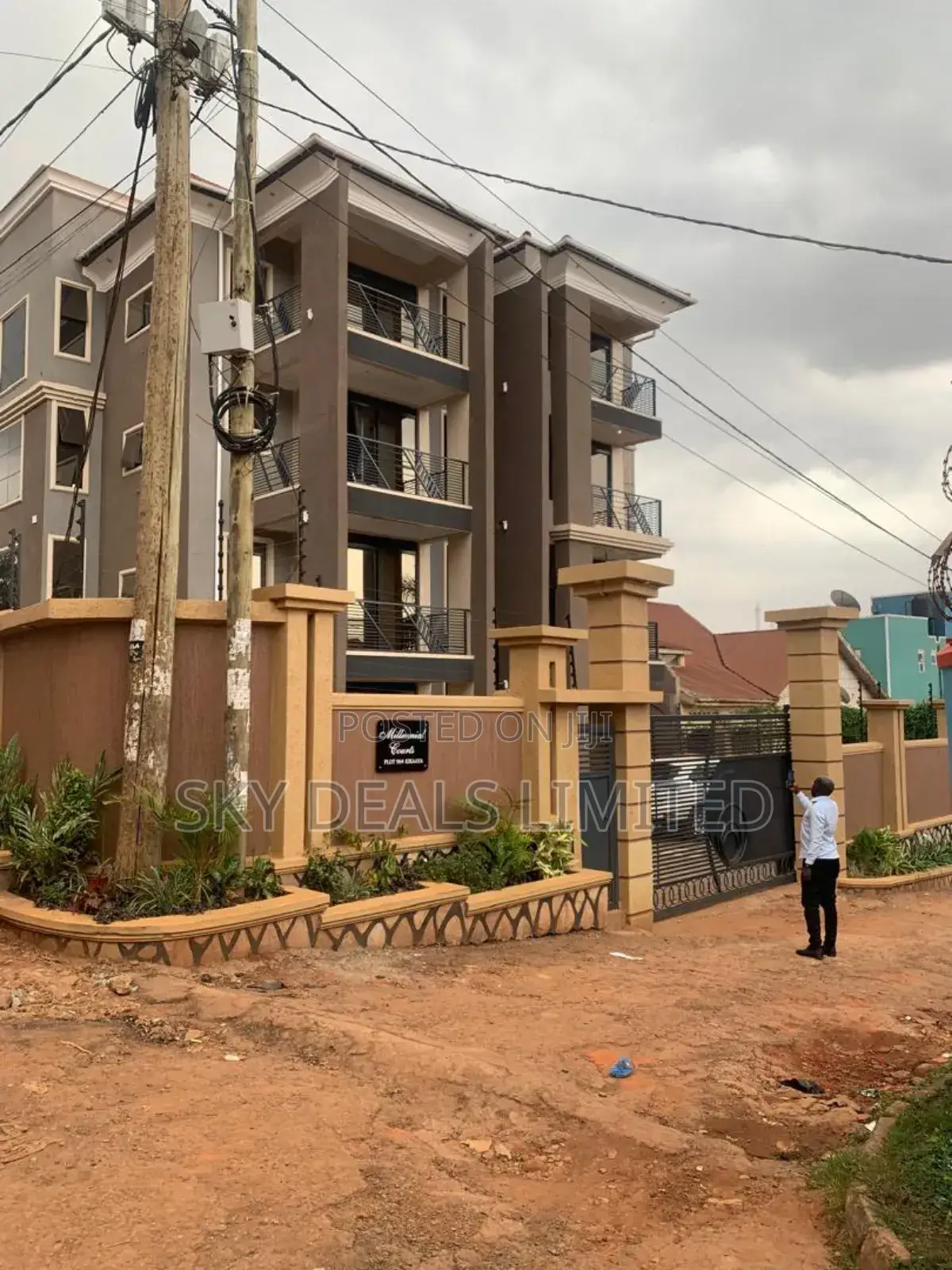 3bdrm Apartment in Kisaasi, Nakawa for sale