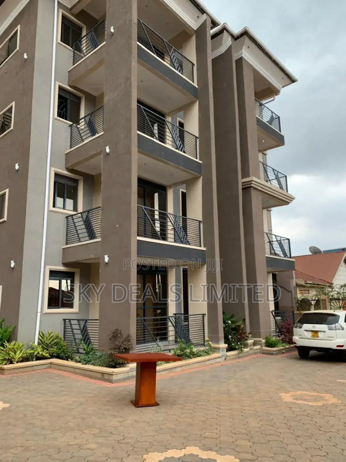 3bdrm Apartment in Kisaasi, Nakawa for sale