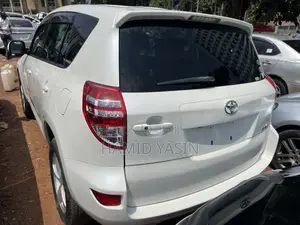 Toyota RAV4 2010 White