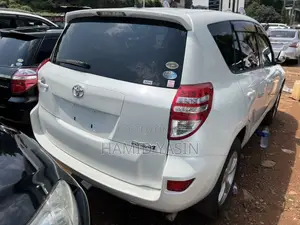 Toyota RAV4 2010 White