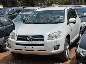 Toyota RAV4 2010 White