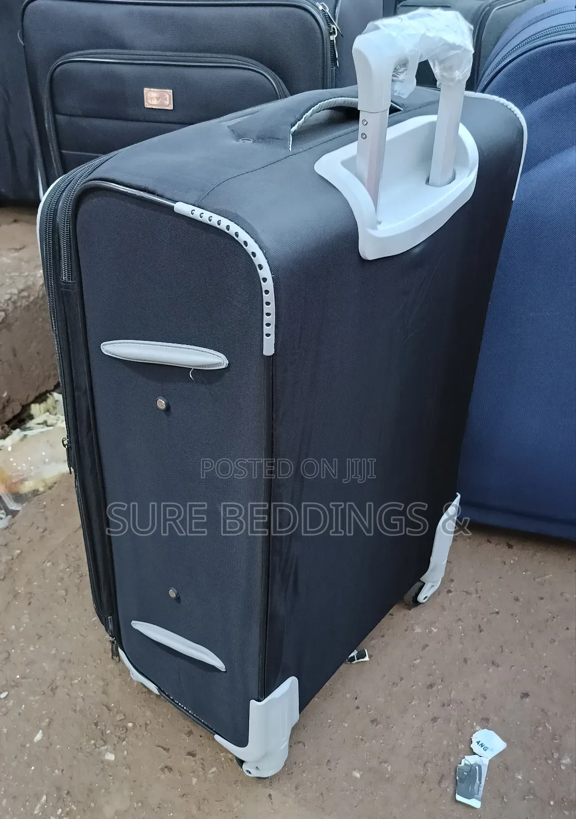 Large Dfavors Suitcase
