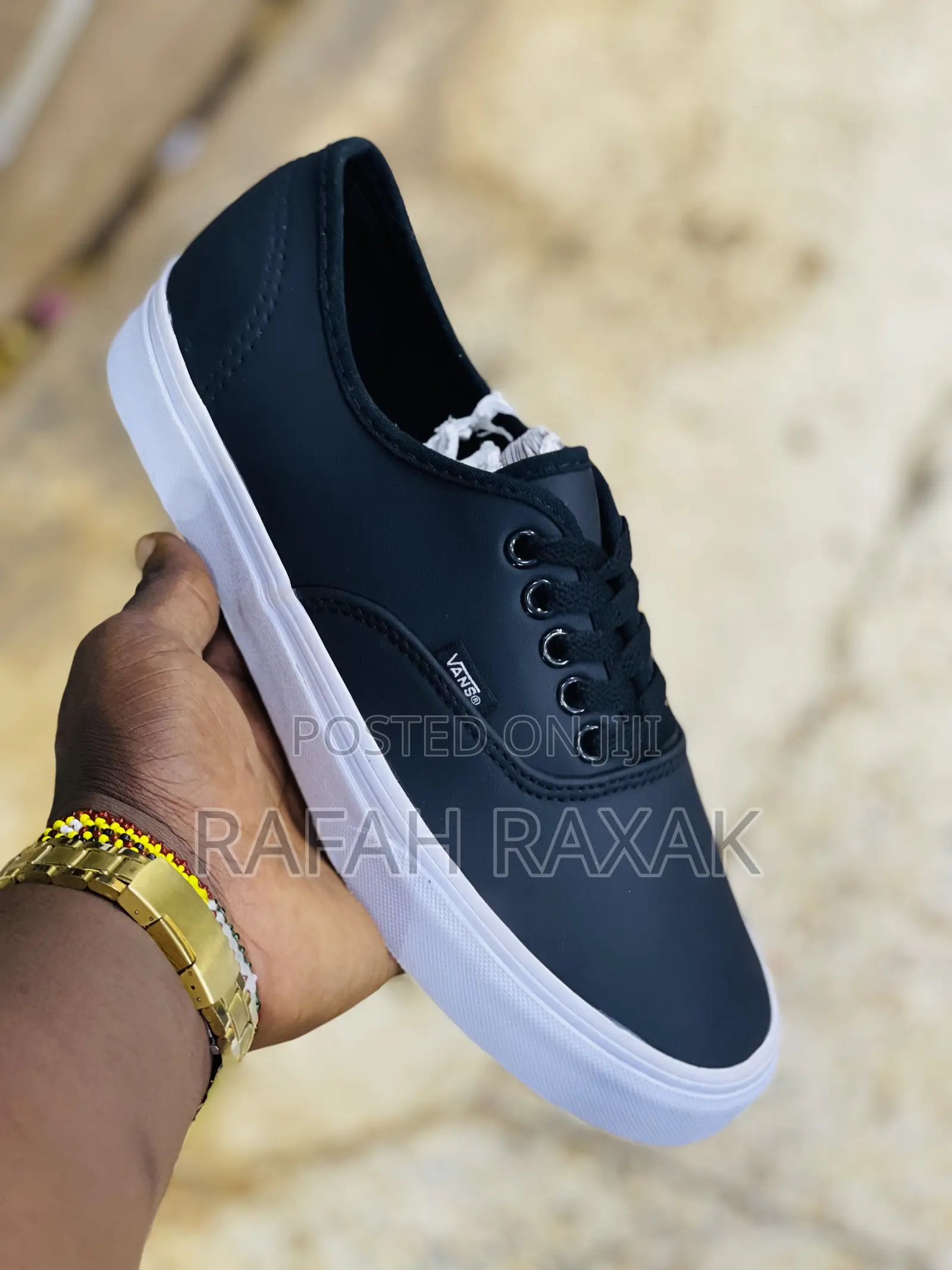 Original Unisex Black/White Leather Vans Off the Wall