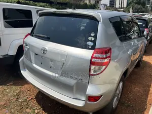 Toyota RAV4 2010 Silver