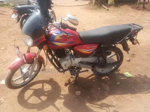 Bajaj Boxer 125 2023 Red