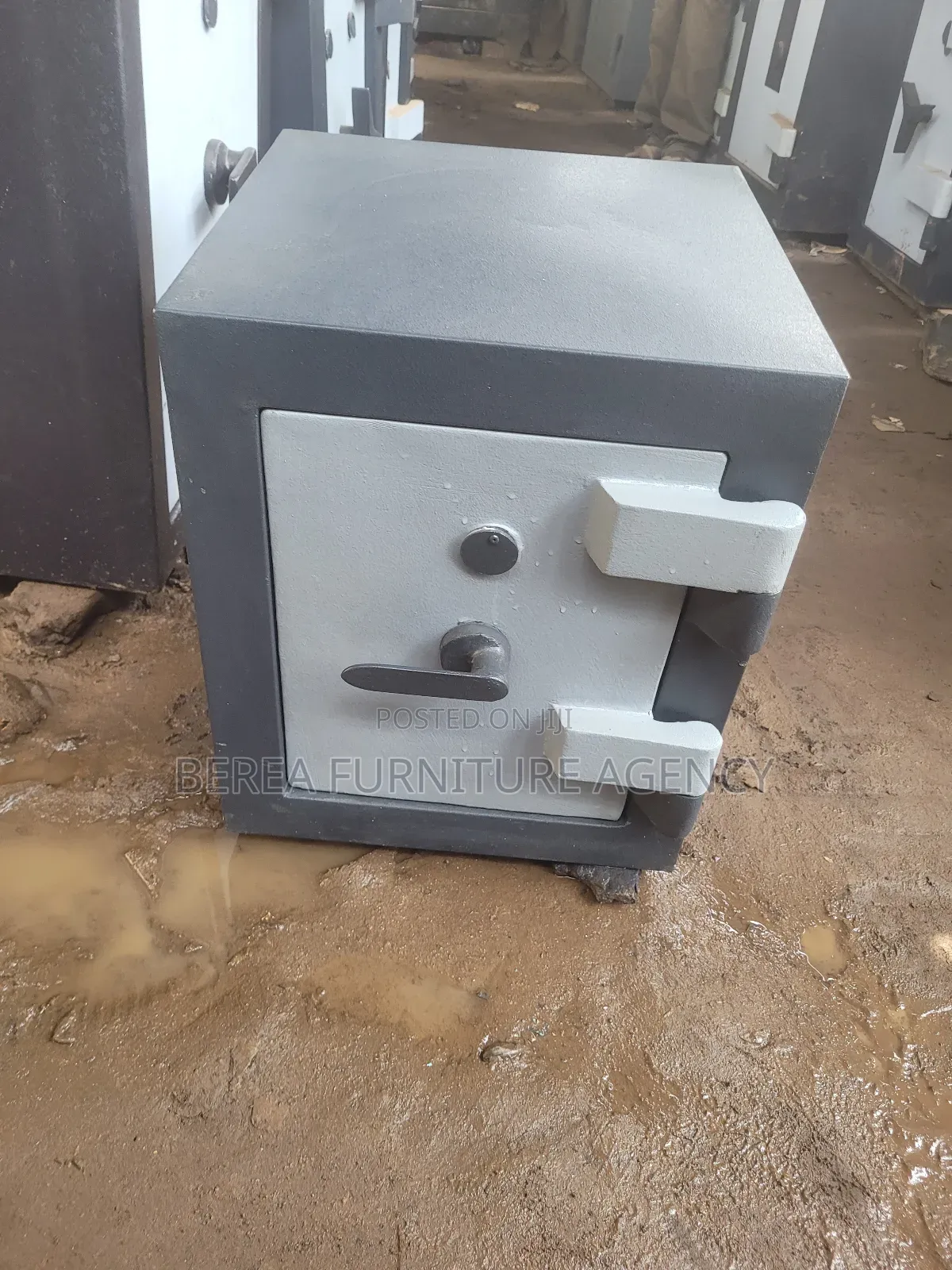 Smallest Size Safe