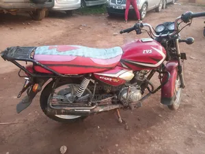 TVS HLX 125 2022 Red