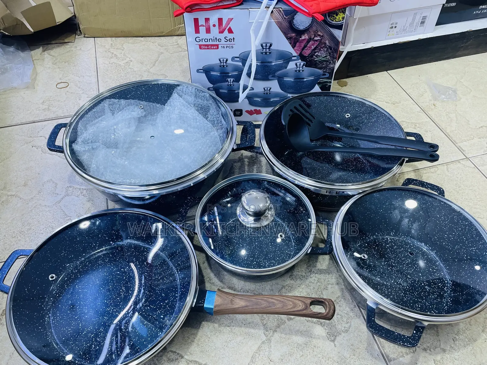 Granite Dish Set With Apron, Cooking Gloves Frying Pan