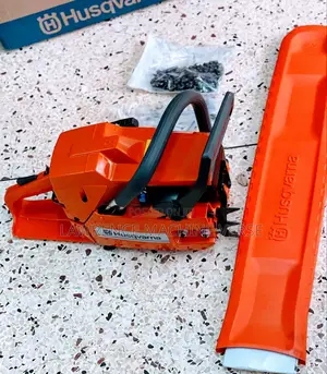 Husqvarna Chainsaw 272 Heavy Duty