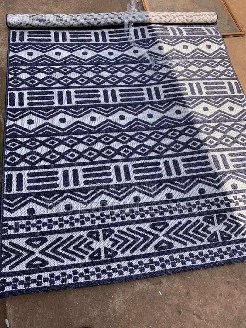 Center Carpet Available ( 1•5x2 Meters 2x3 Meters)