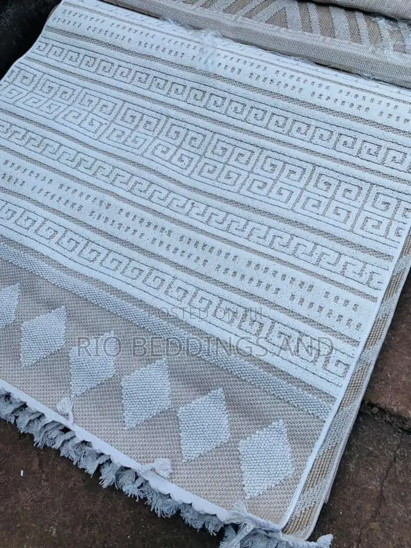 Center Carpet Available ( 1•5x2 Meters 2x3 Meters)