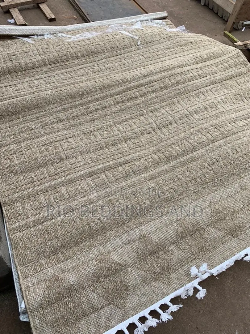 Center Carpet Available ( 1•5x2 Meters 2x3 Meters)