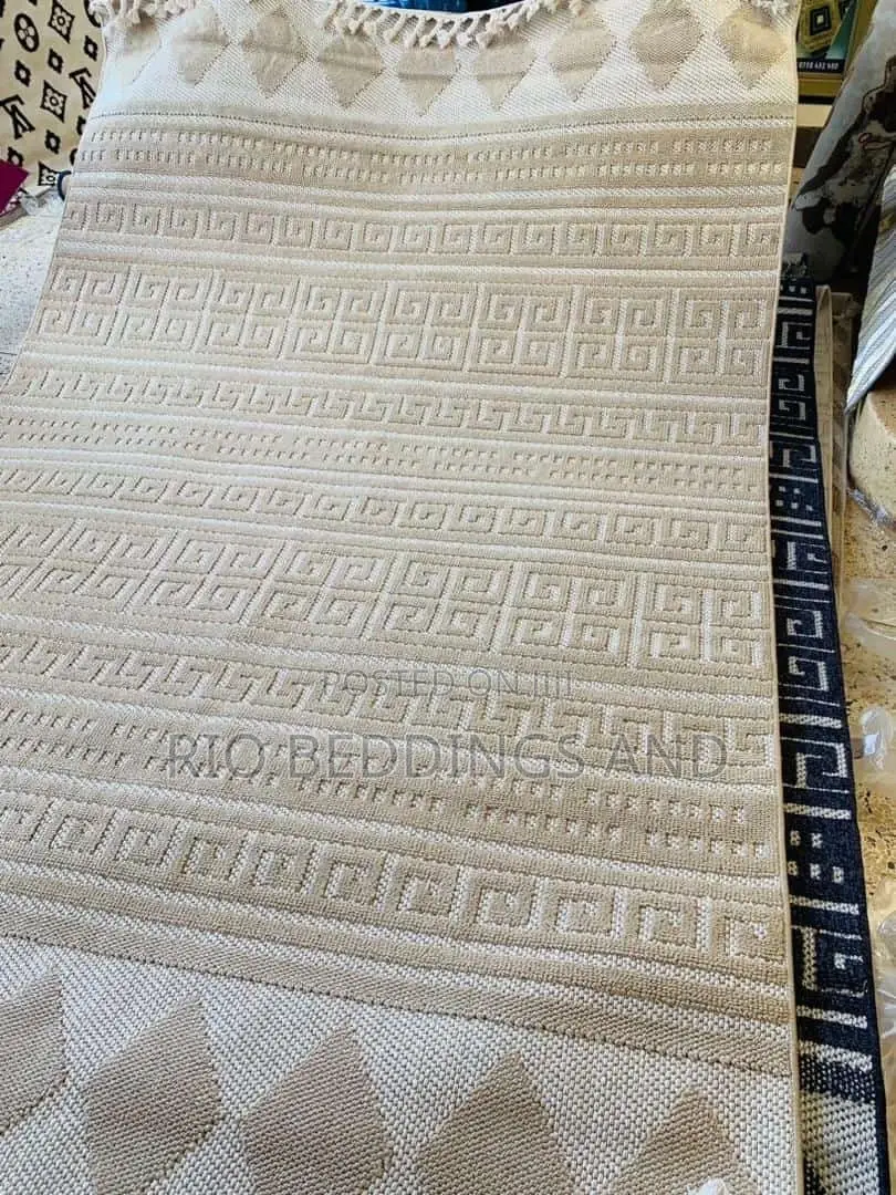 Center Carpet Available ( 1•5x2 Meters 2x3 Meters)