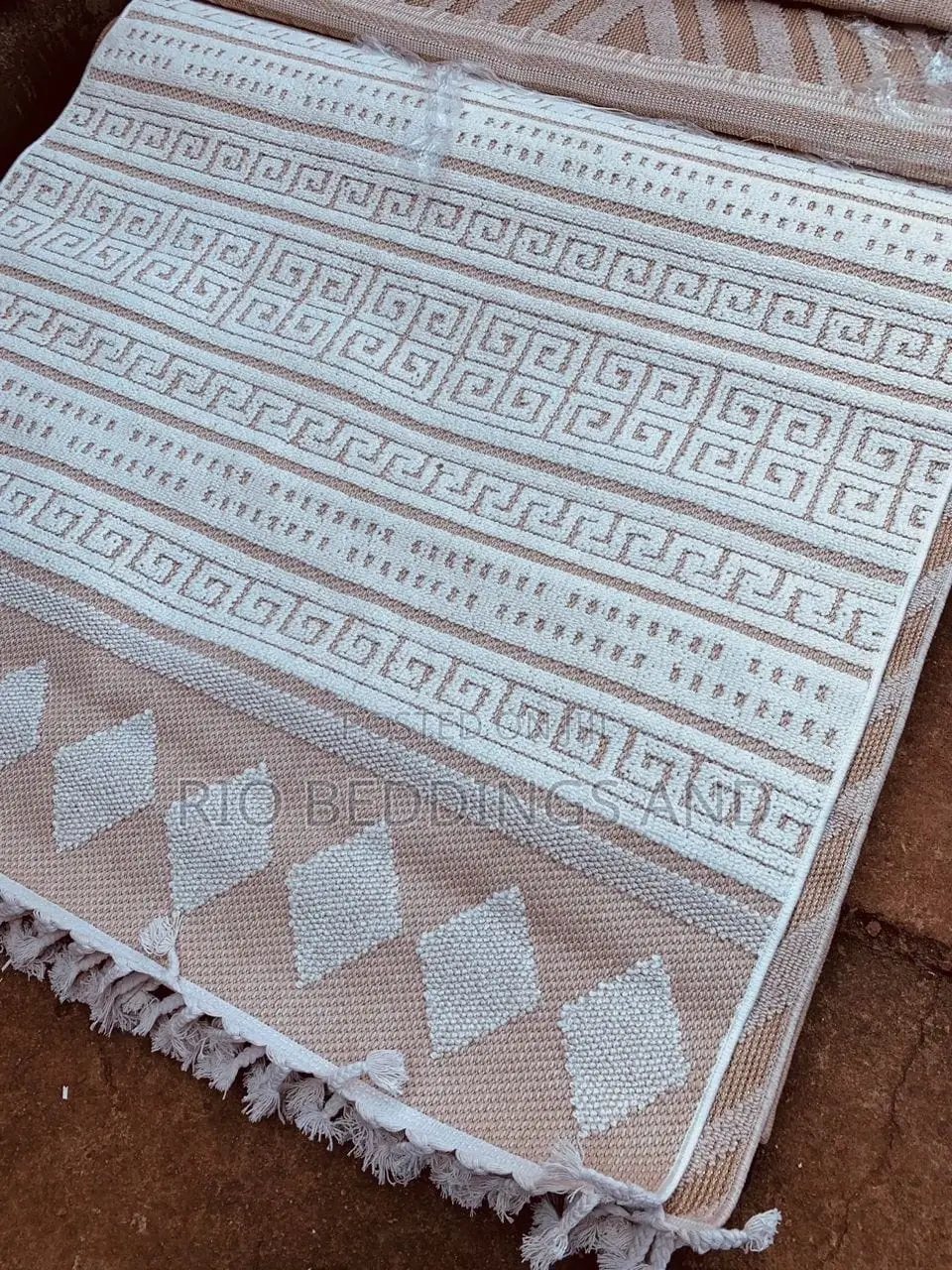 Center Carpet Available ( 1•5x2 Meters 2x3 Meters)