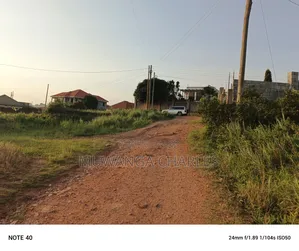 100by50ft Plot for Sale in Buwaate
