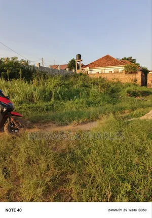 100by50ft Plot for Sale in Buwaate