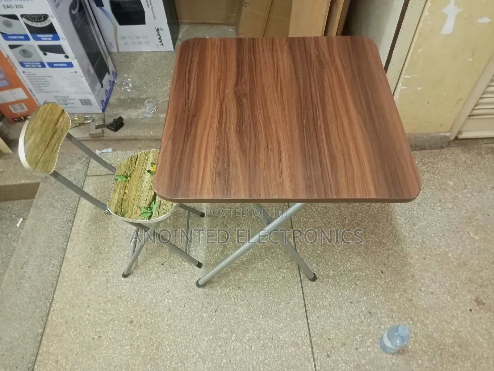 Foldable Reading Table With a Chair