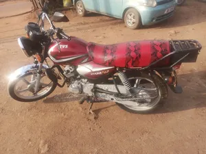 TVS HLX 125 2018 Red