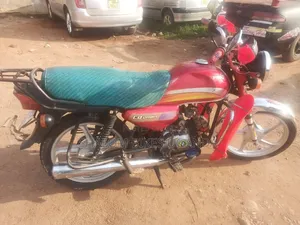 Hero Dawn 100 2016 Red