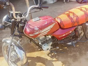 Bajaj Boxer 2013 Red