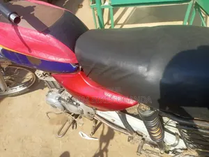 Bajaj Boxer 2012 Red
