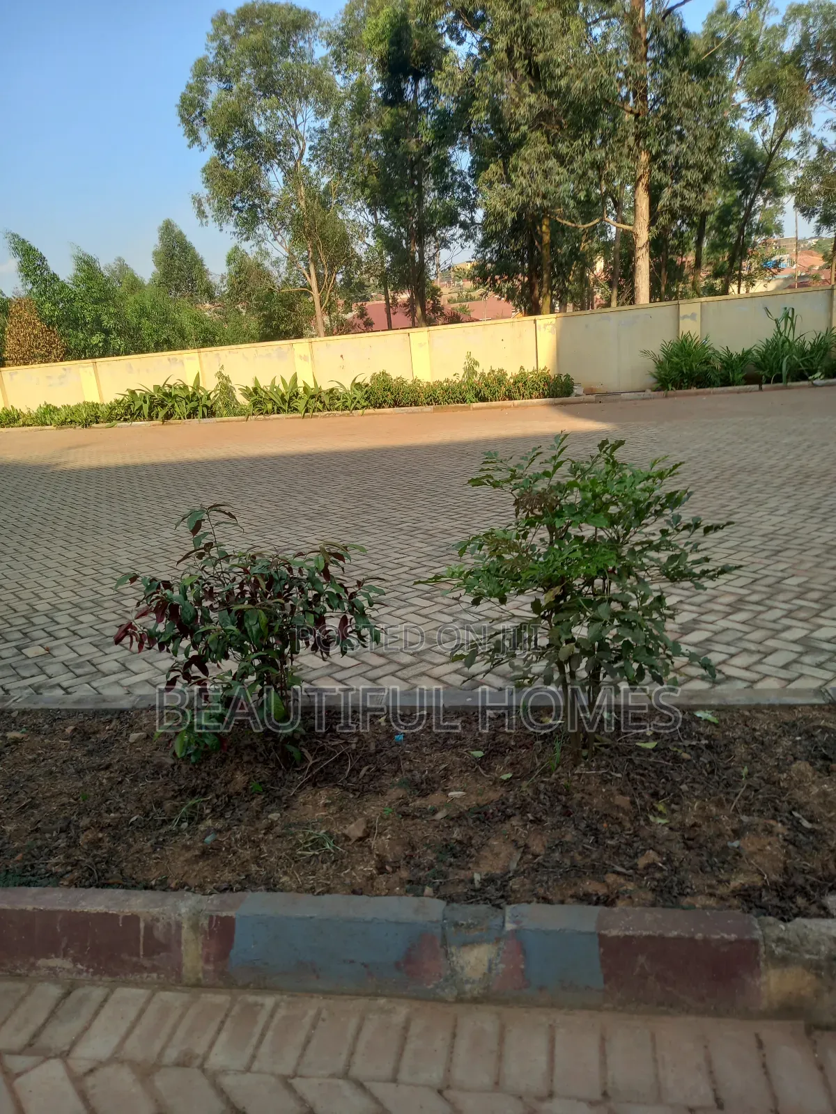 Furnished 4bdrm Condo in Najjera, Central Division for sale