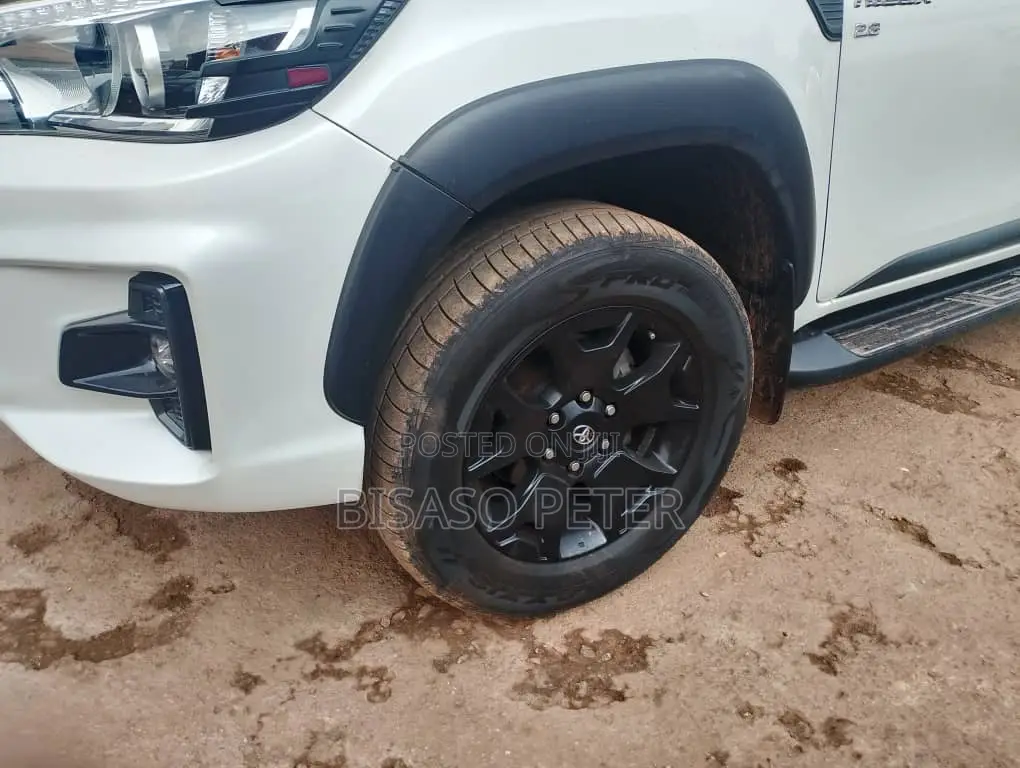 Toyota Hilux Revo Double Cab Deisel 2.8 AWD 2019 White