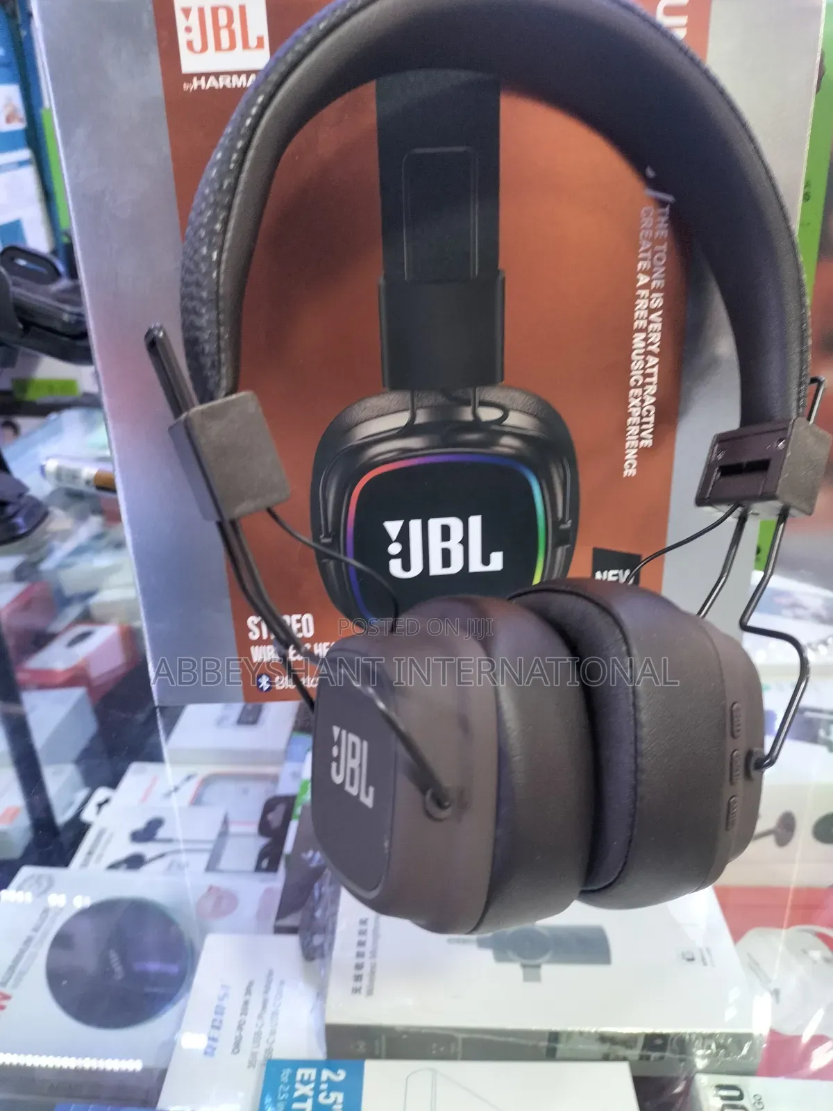JBL Wireless Headphones J-30 New JBL Type-C Charging