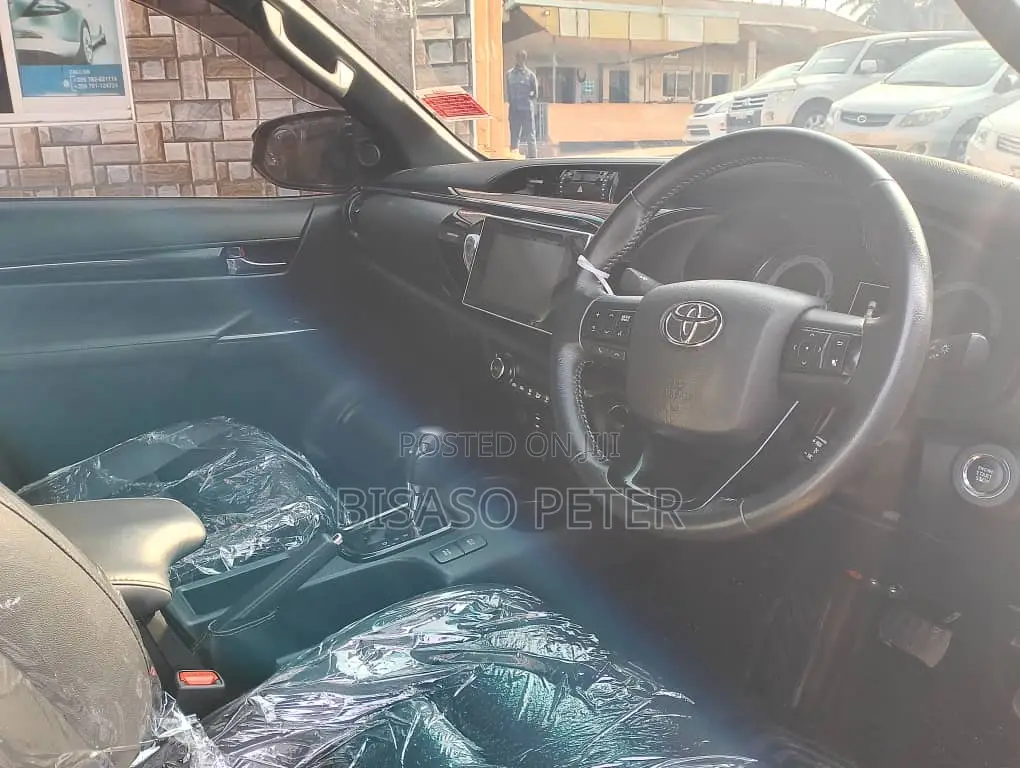 Toyota Hilux Revo Double Cab Deisel 2.8 AWD 2019 White