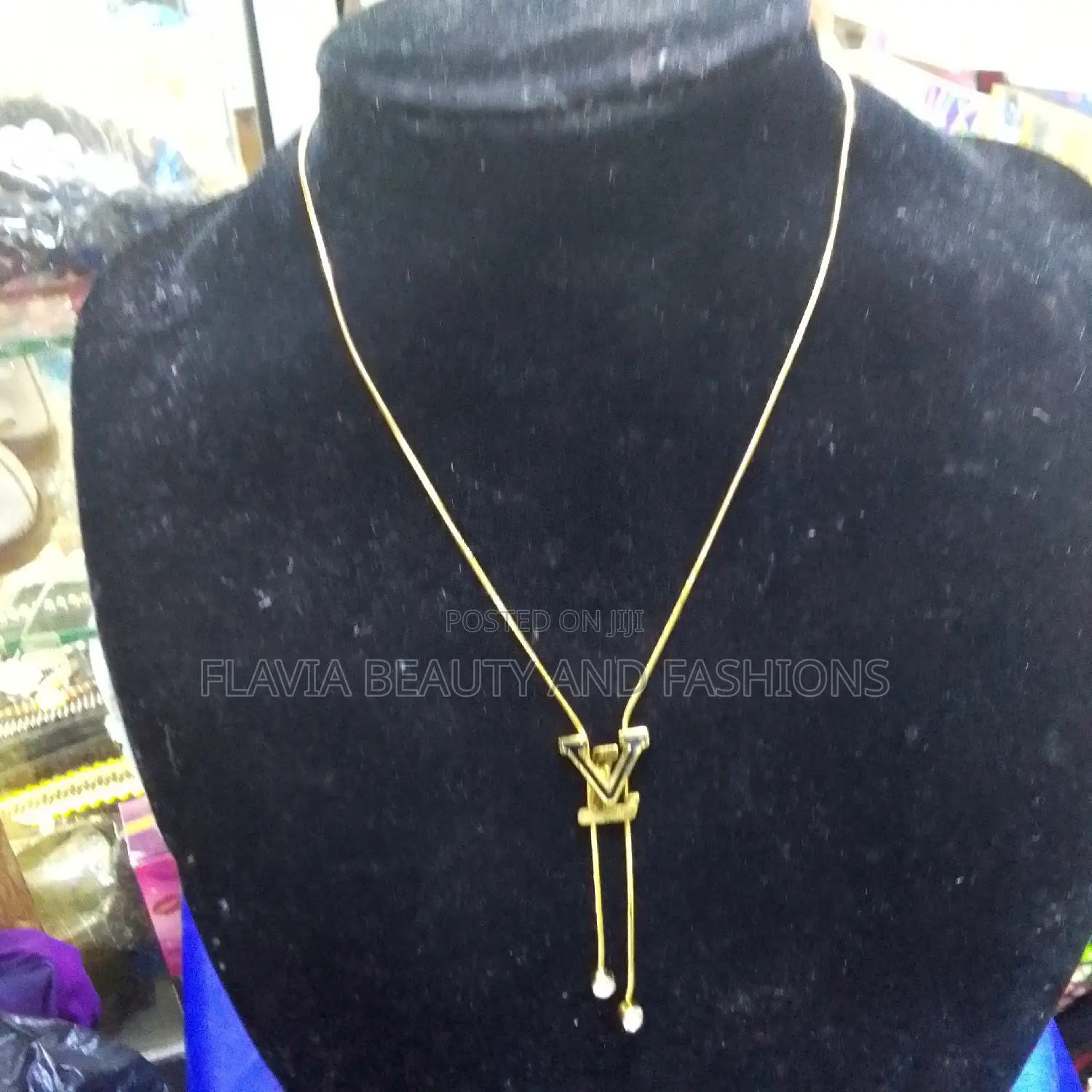 Unique and Simple Necklace for Ladies