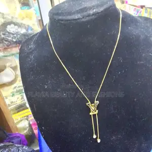 Unique and Simple Necklace for Ladies