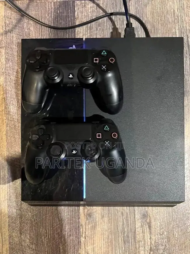 Playstation 4 500GB Console Chipped ,10 Games