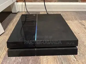 Playstation 4 500GB Console Chipped ,10 Games
