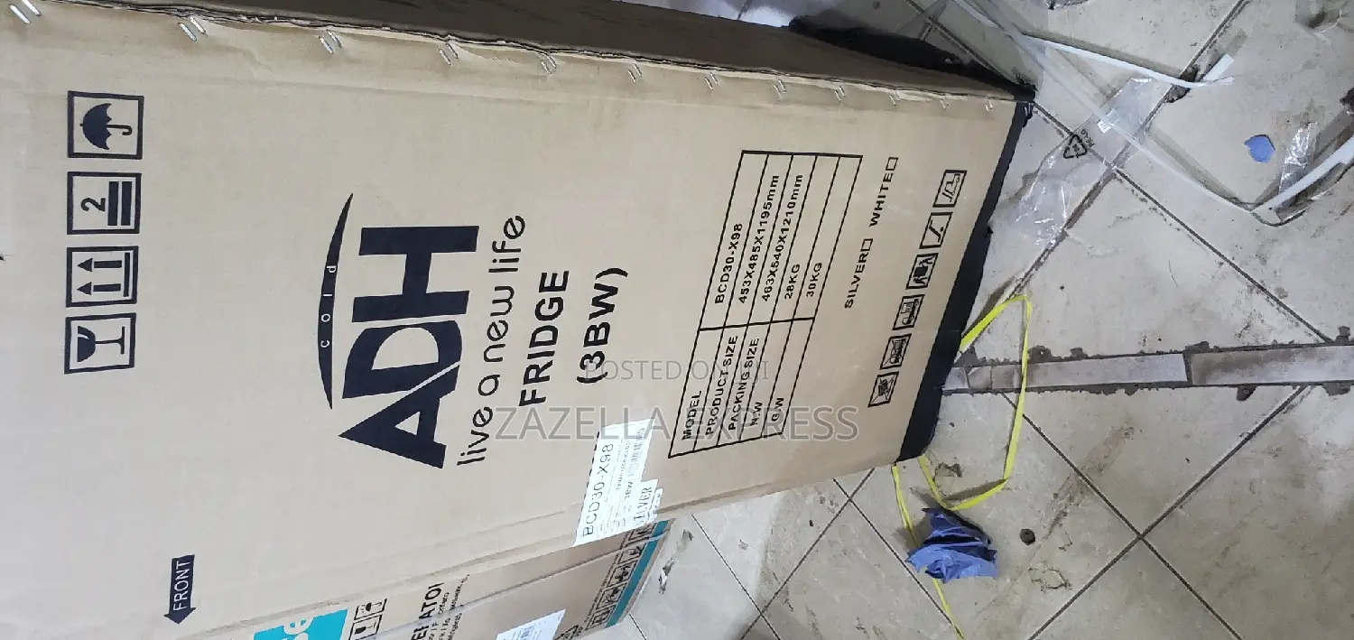 ADH 138 Refrigerator