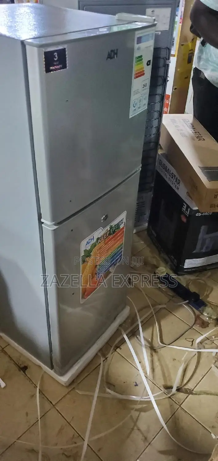 ADH 138 Refrigerator