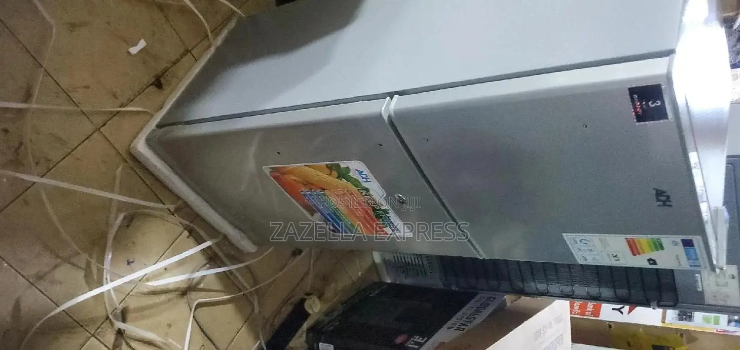 ADH 138 Refrigerator