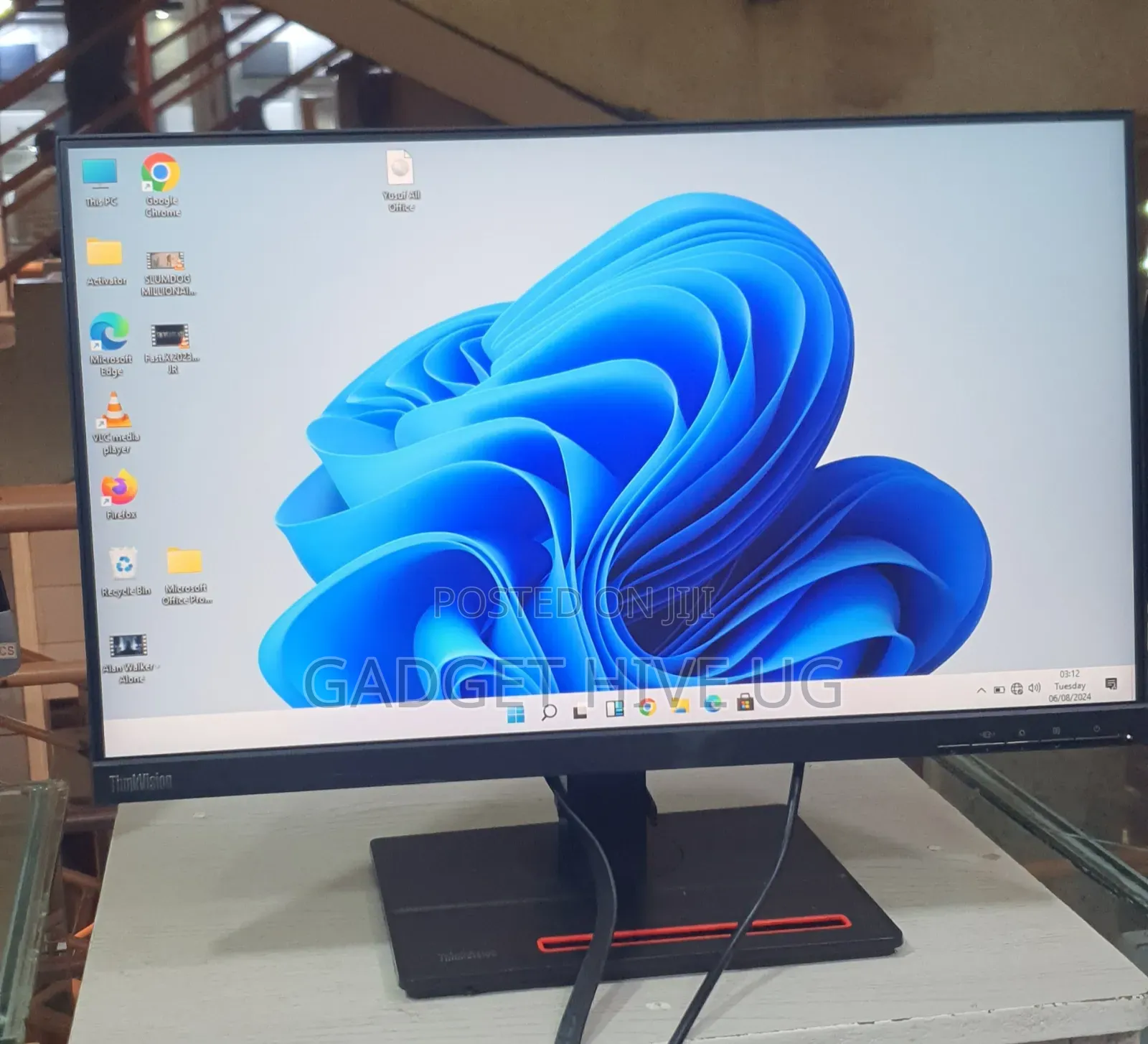 LENOVO Ips Monitor
