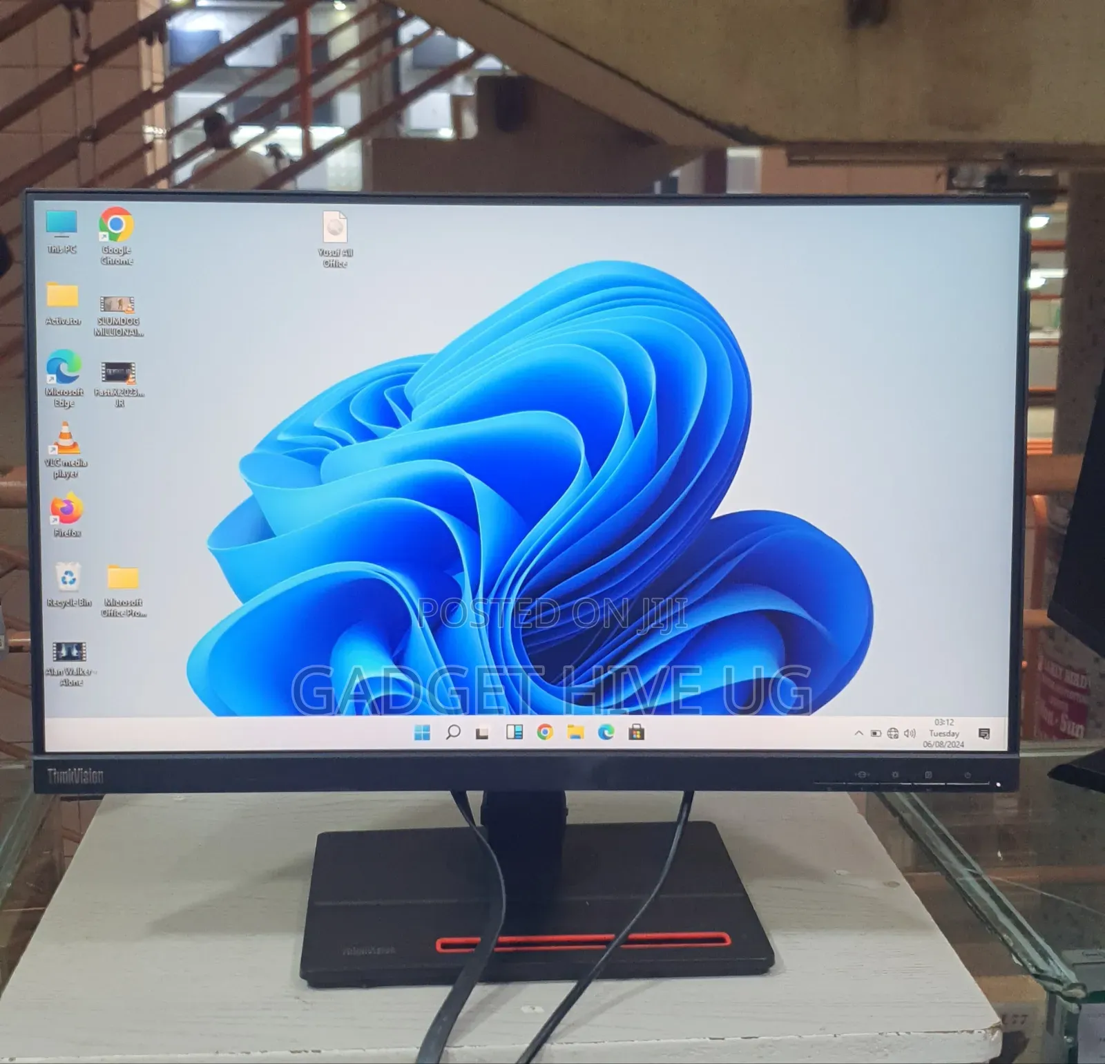 LENOVO Ips Monitor