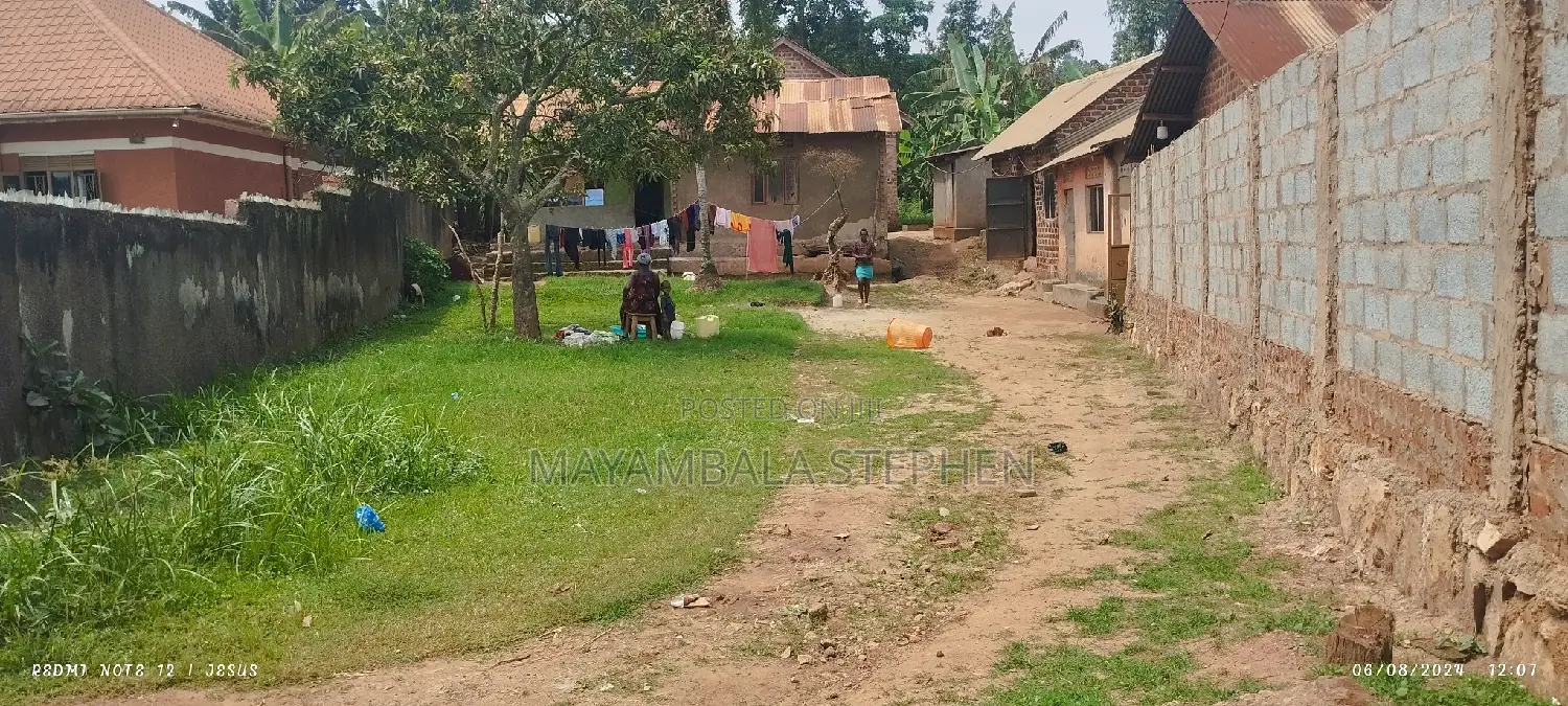 2bdrm House in Ssabagabo-Makindye for sale