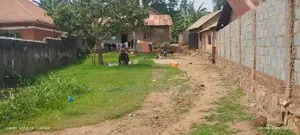 2bdrm House in Ssabagabo-Makindye for sale
