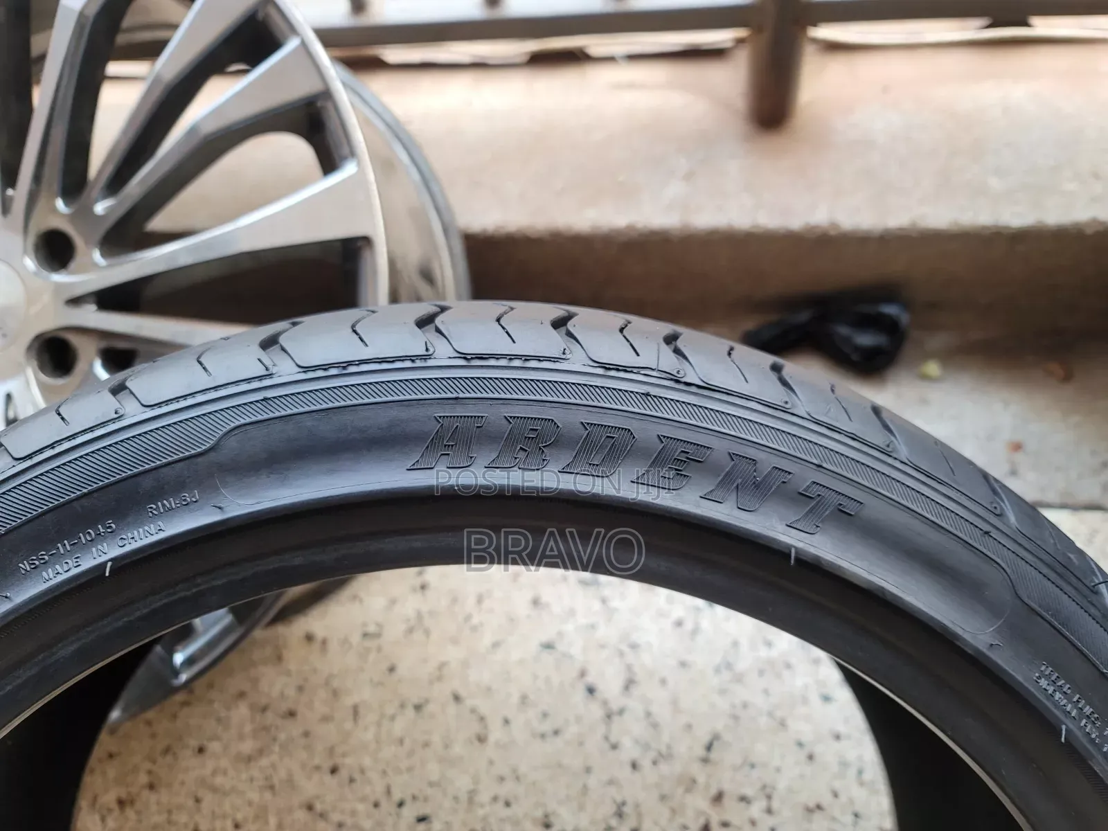 225/40r18 Adent Good Condition.