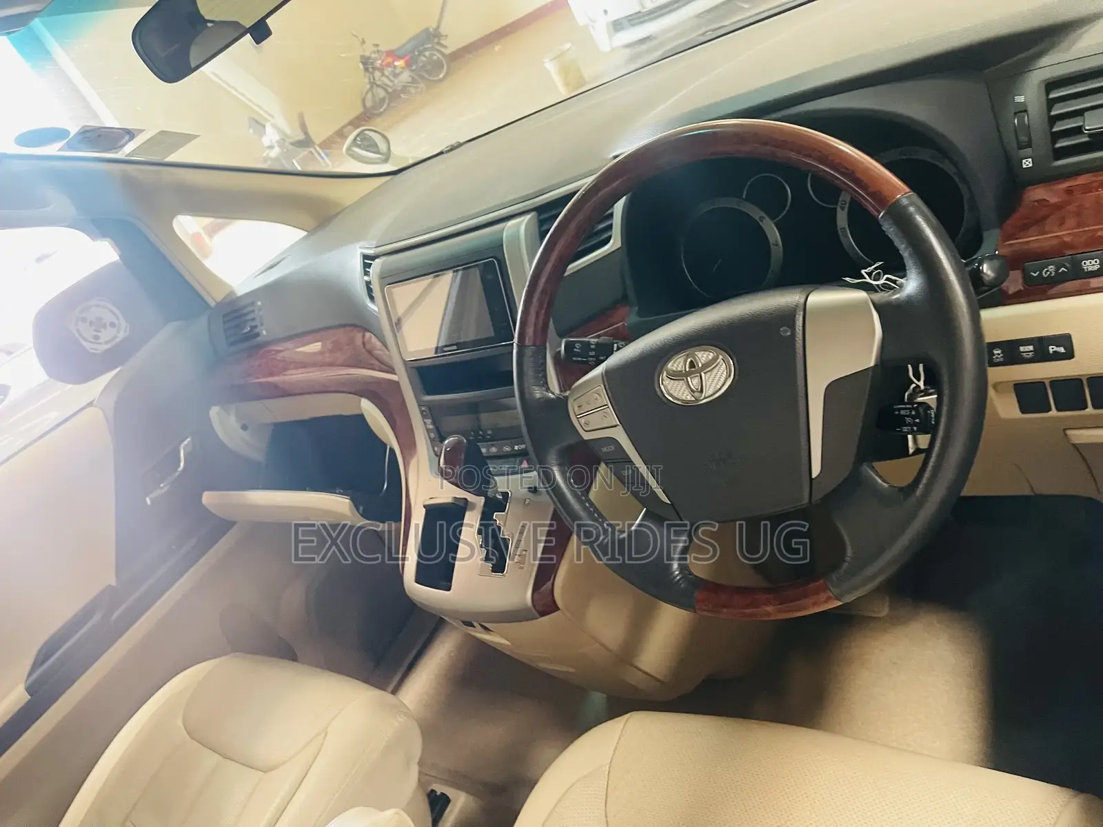 Toyota Alphard 2011 White