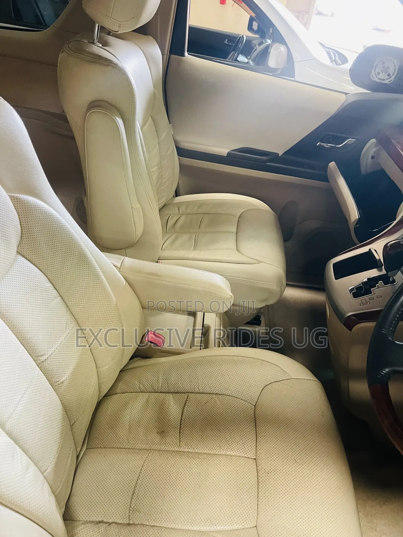 Toyota Alphard 2011 White
