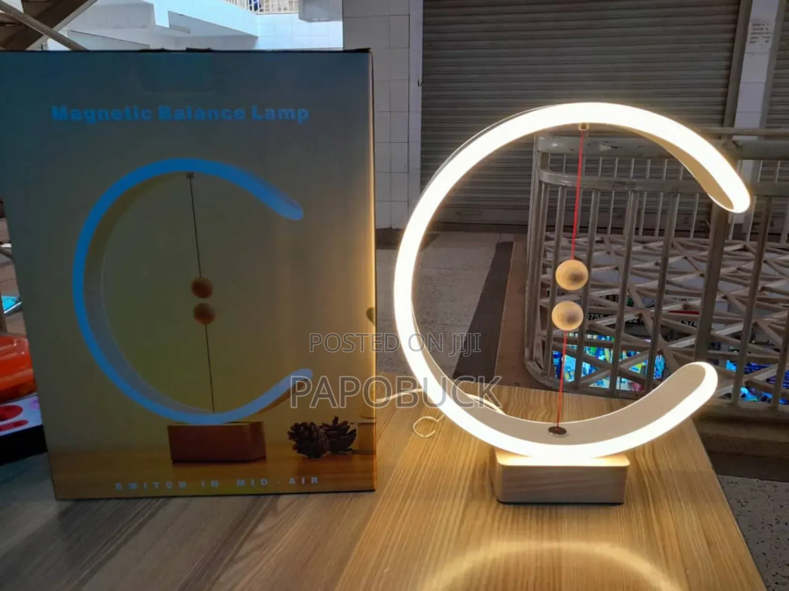 Magnetic Balance Lamp