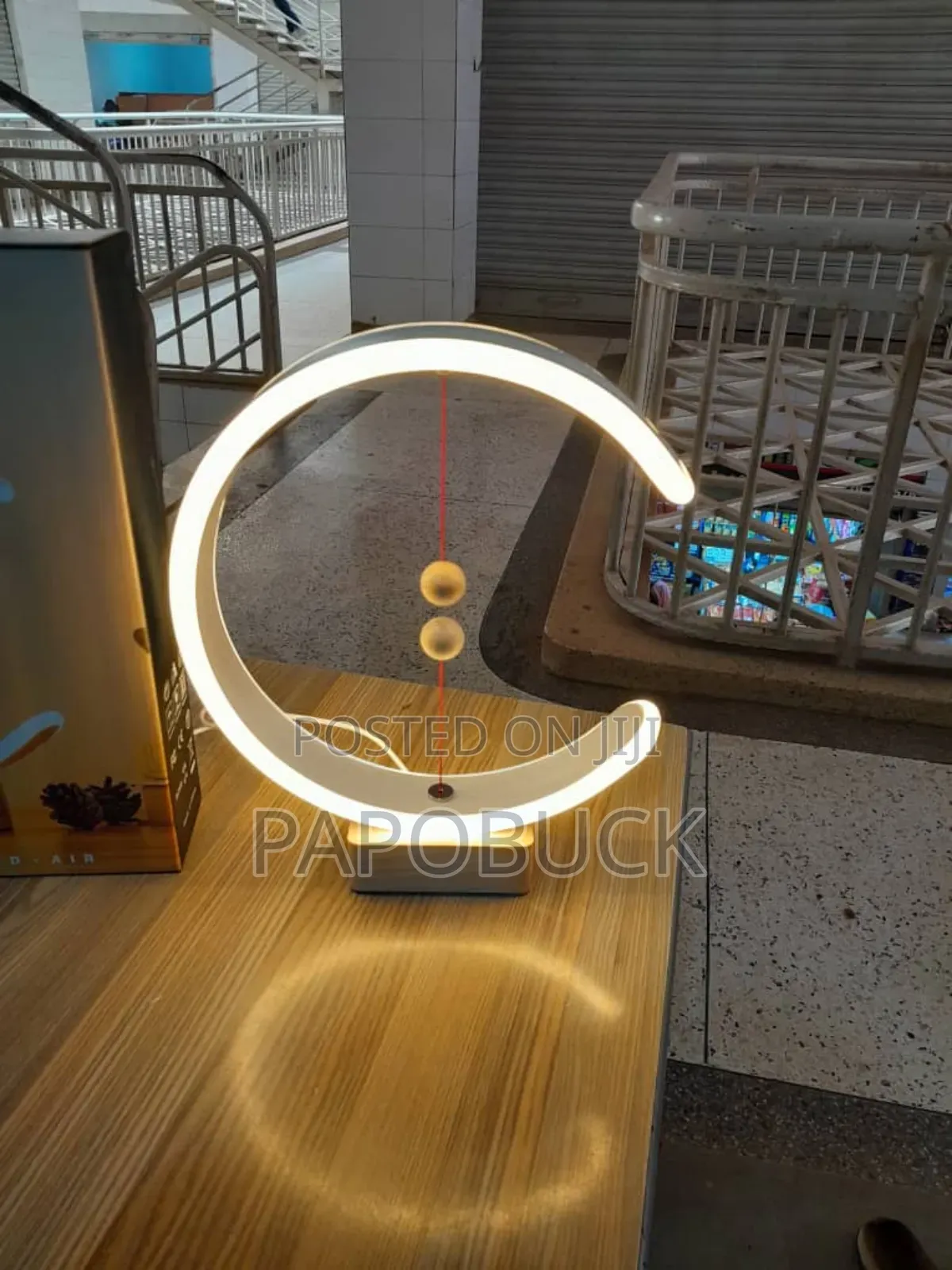 Magnetic Balance Lamp
