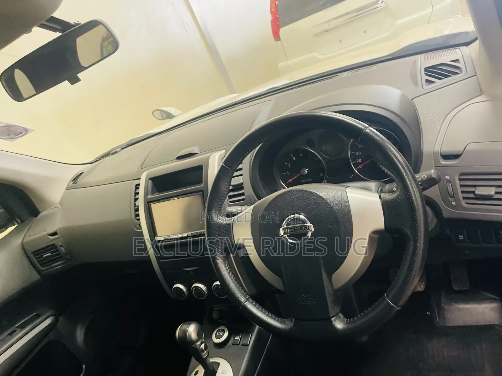 Nissan X-Trail 2.0 Petrol XE 2011 White