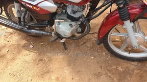TVS HLX 125 2020 Red