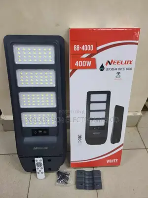 400W Neelux Solar Street Lights