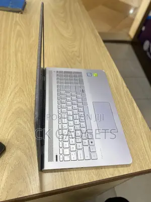 Laptop HP Pavilion 15-Cs3063cl 16GB Intel Core I7 SSD 256GB