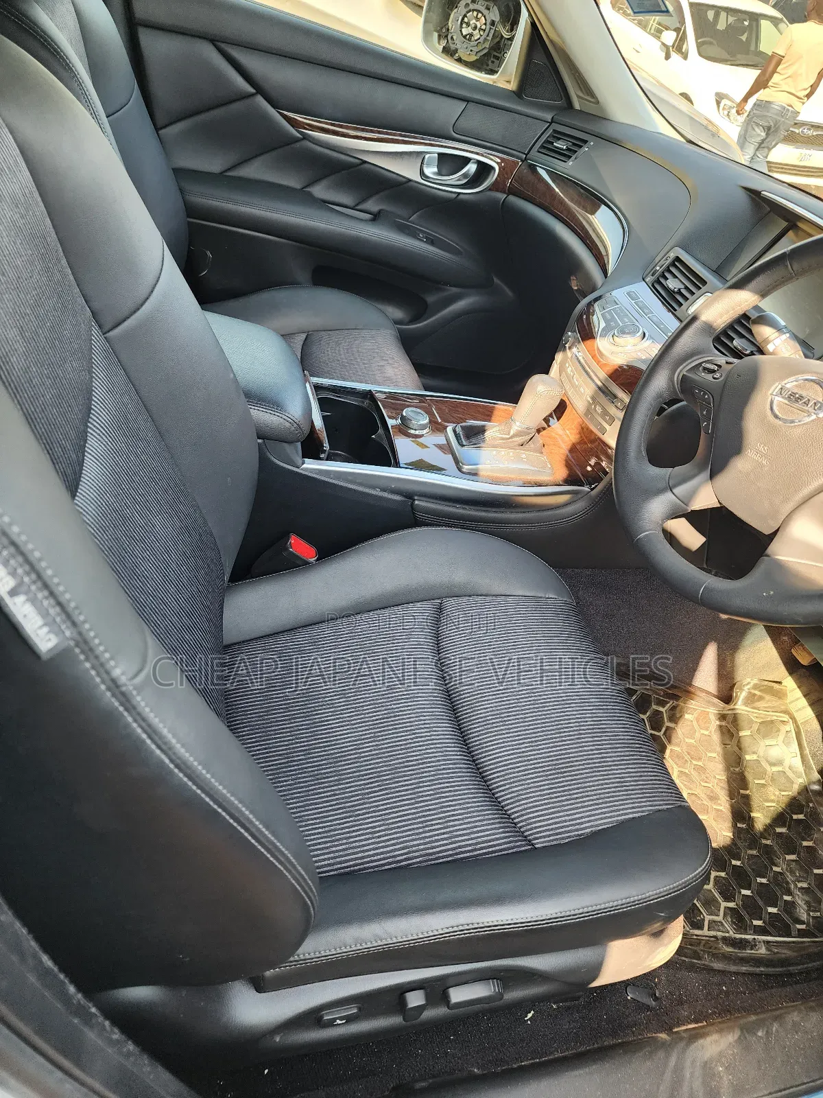 Nissan Fuga 2014 Silver